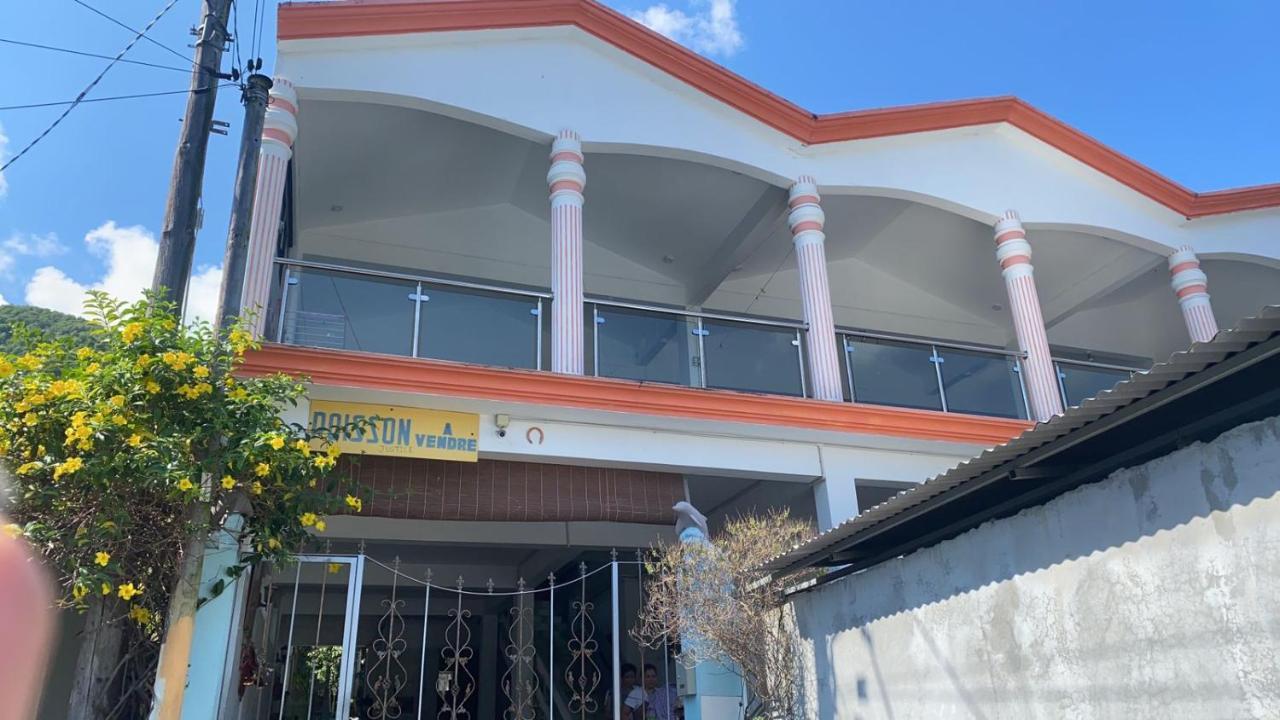 Justice Seaview Apartment Ле Морн Екстериор снимка